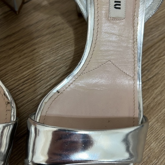 Miu Miu Metallic Silver Leather Ankle Strap Block Heel Sandals - Picture 3 of 15